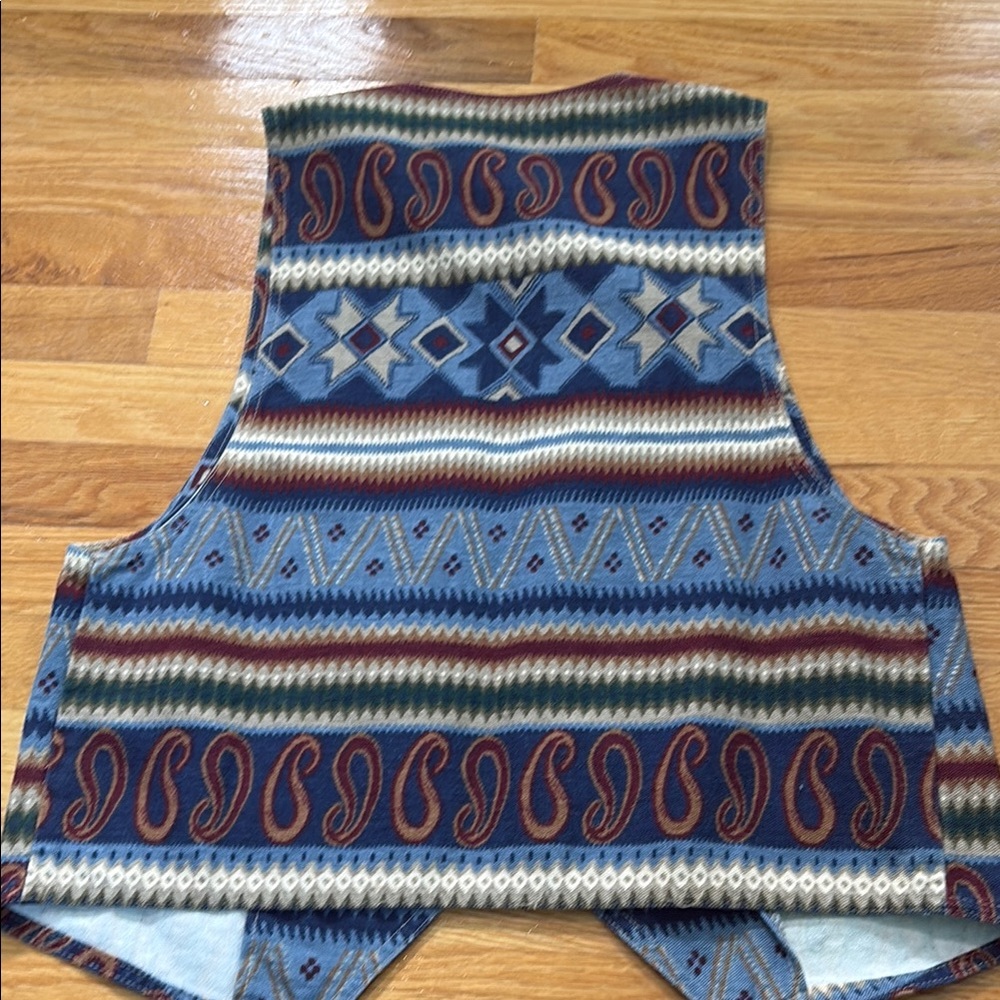 Multicolor Patterned Vest - Picture 4 of 4